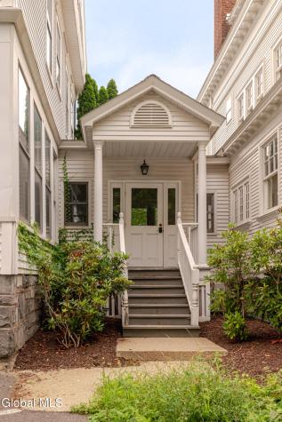 437 E Allen Street Hudson NY 12534