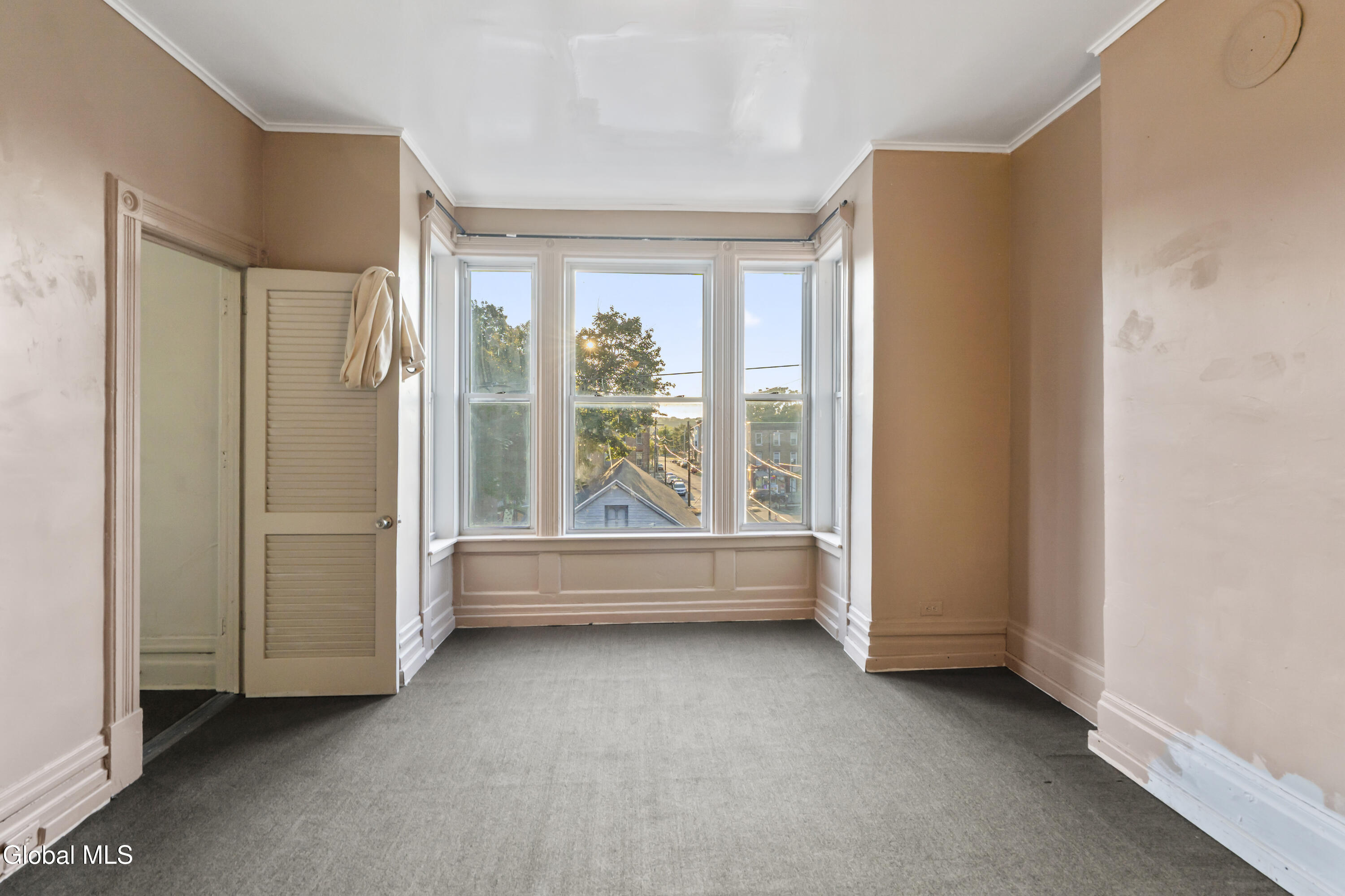 3076 6th Avenue Troy NY 12180