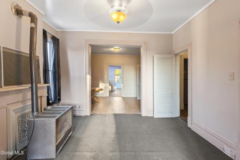 3076 6th Avenue Troy NY 12180