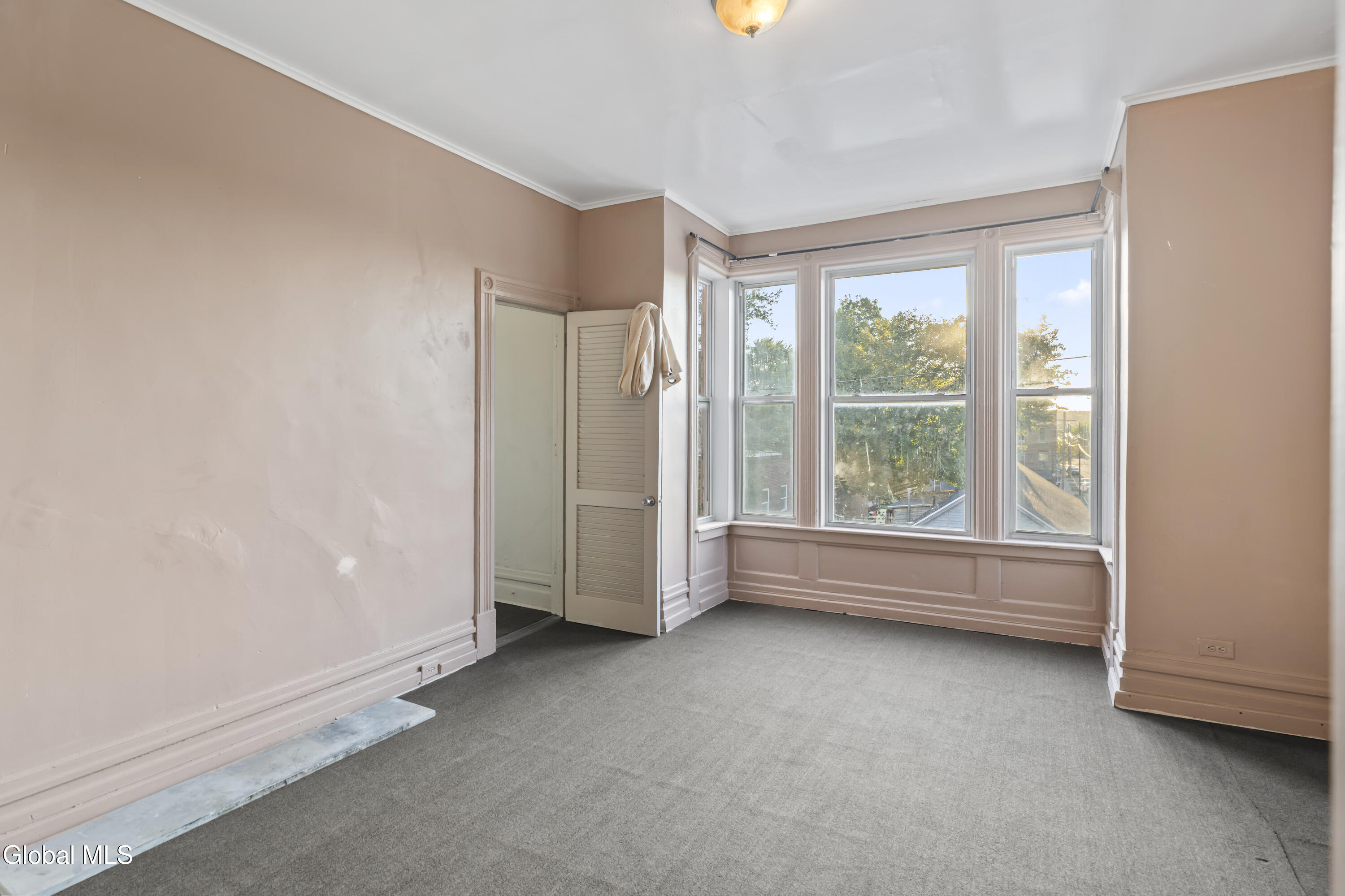 3076 6th Avenue Troy NY 12180