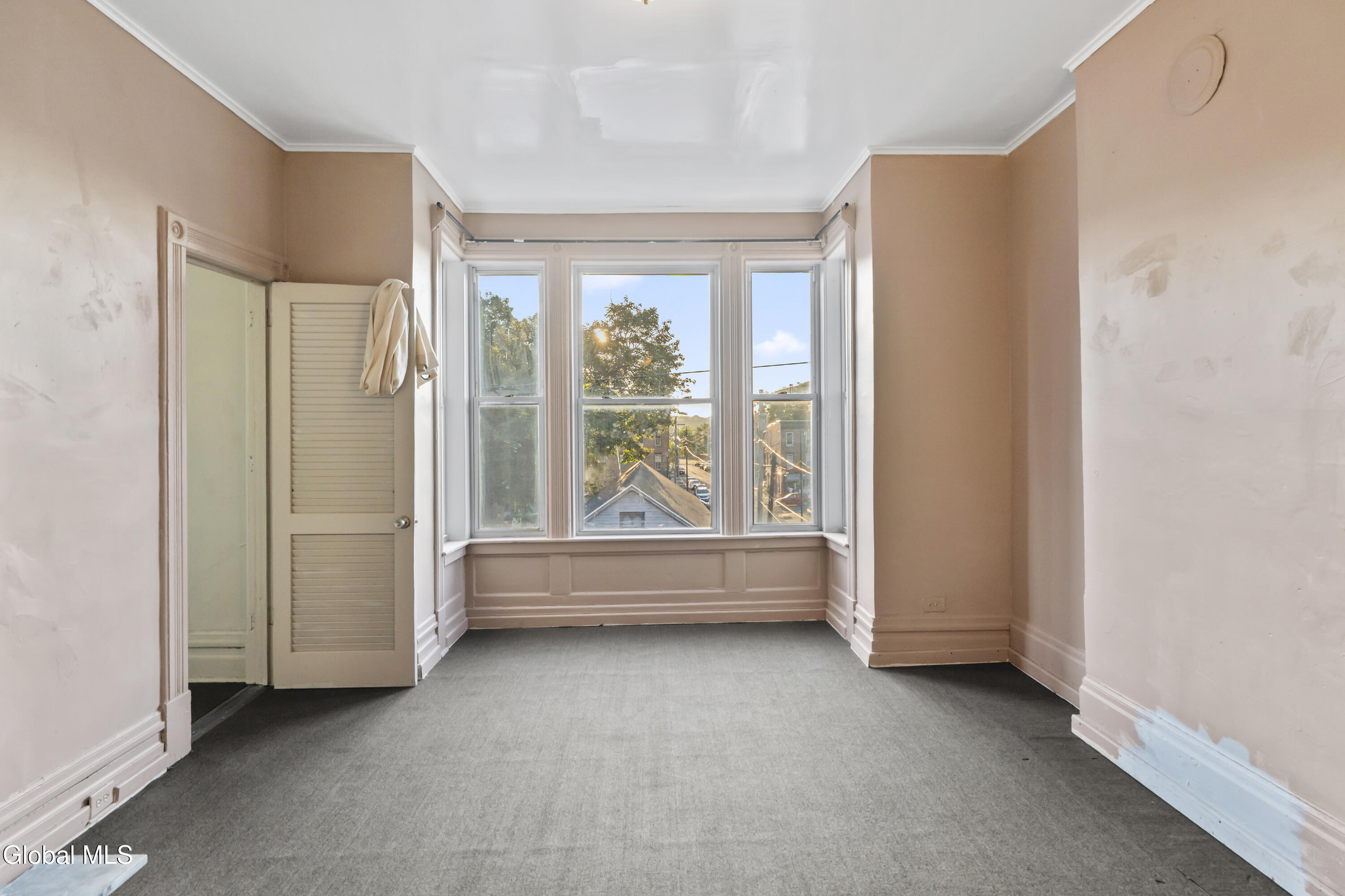 3076 6th Avenue Troy NY 12180
