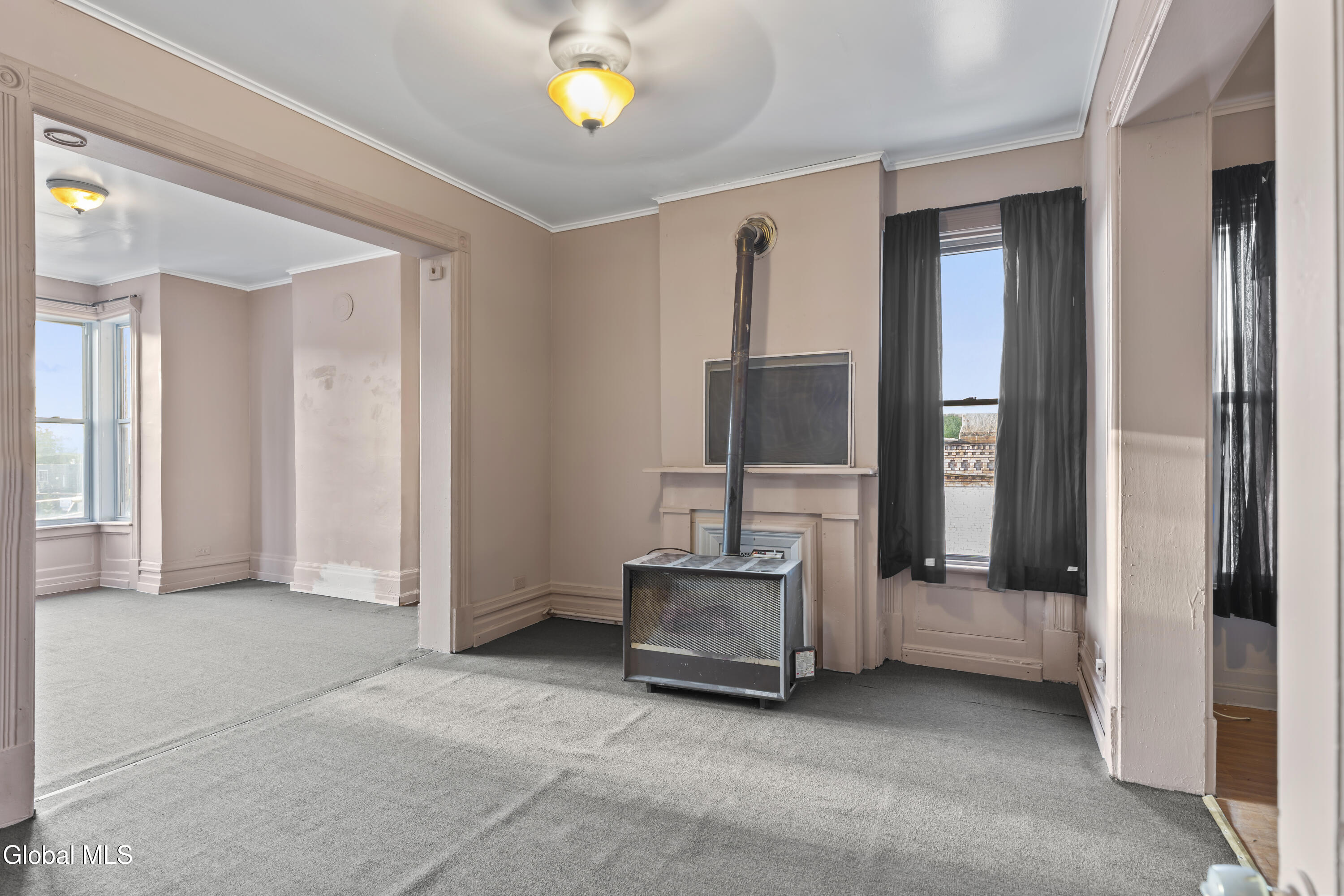 3076 6th Avenue Troy NY 12180