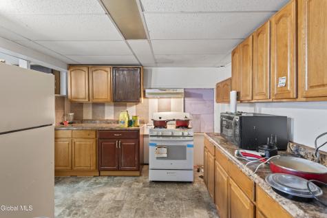 3076 6th Avenue Troy NY 12180