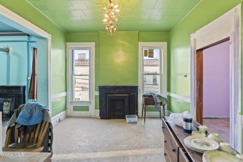 3076 6th Avenue Troy NY 12180