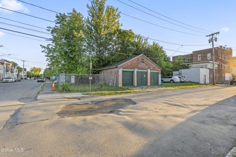 3076 6th Avenue Troy NY 12180