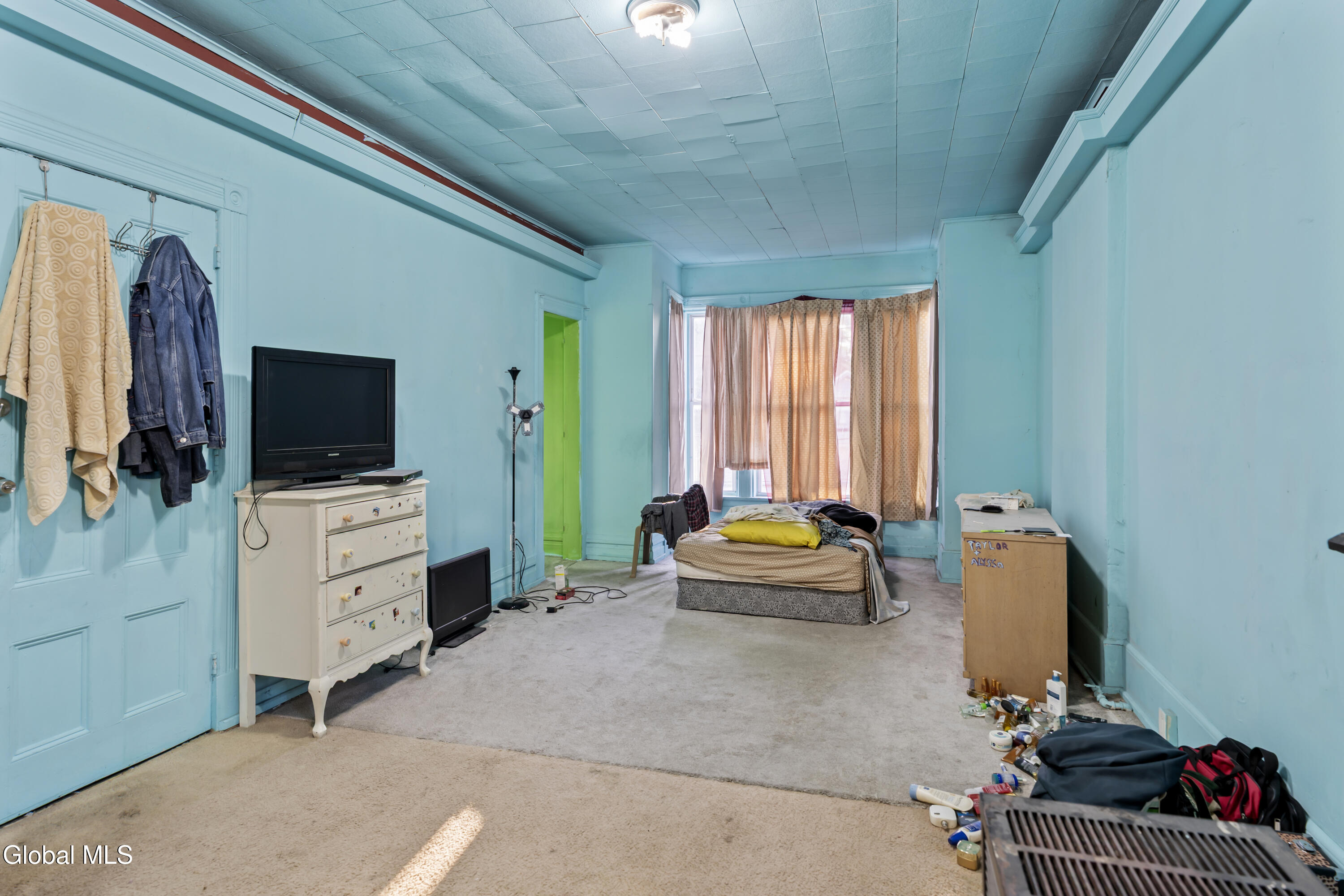 3076 6th Avenue Troy NY 12180