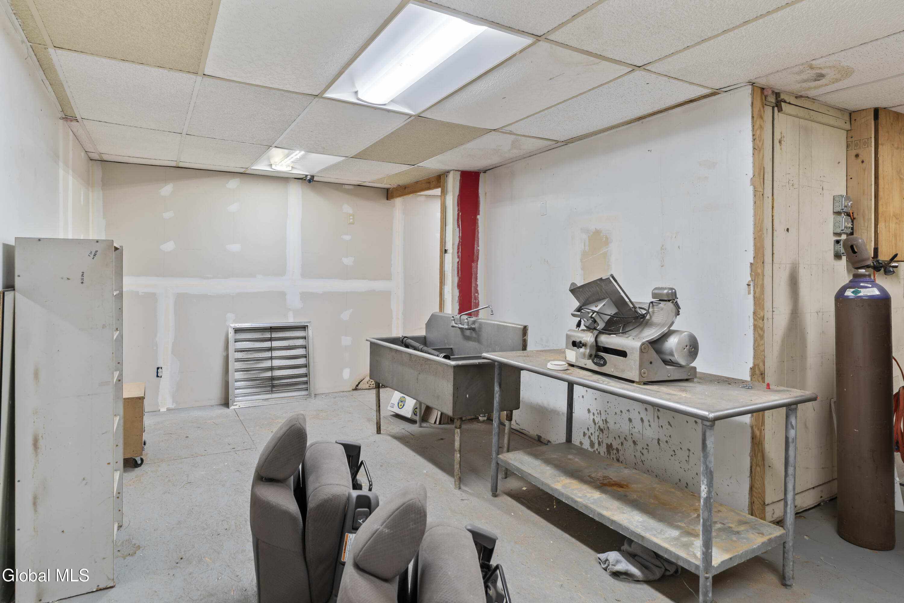 3076 6th Avenue Troy NY 12180