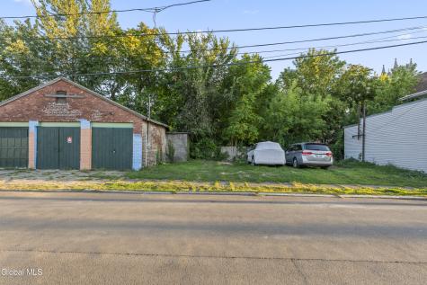 3076 6th Avenue Troy NY 12180