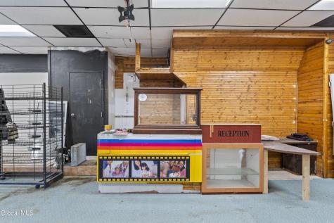 3076 6th Avenue Troy NY 12180