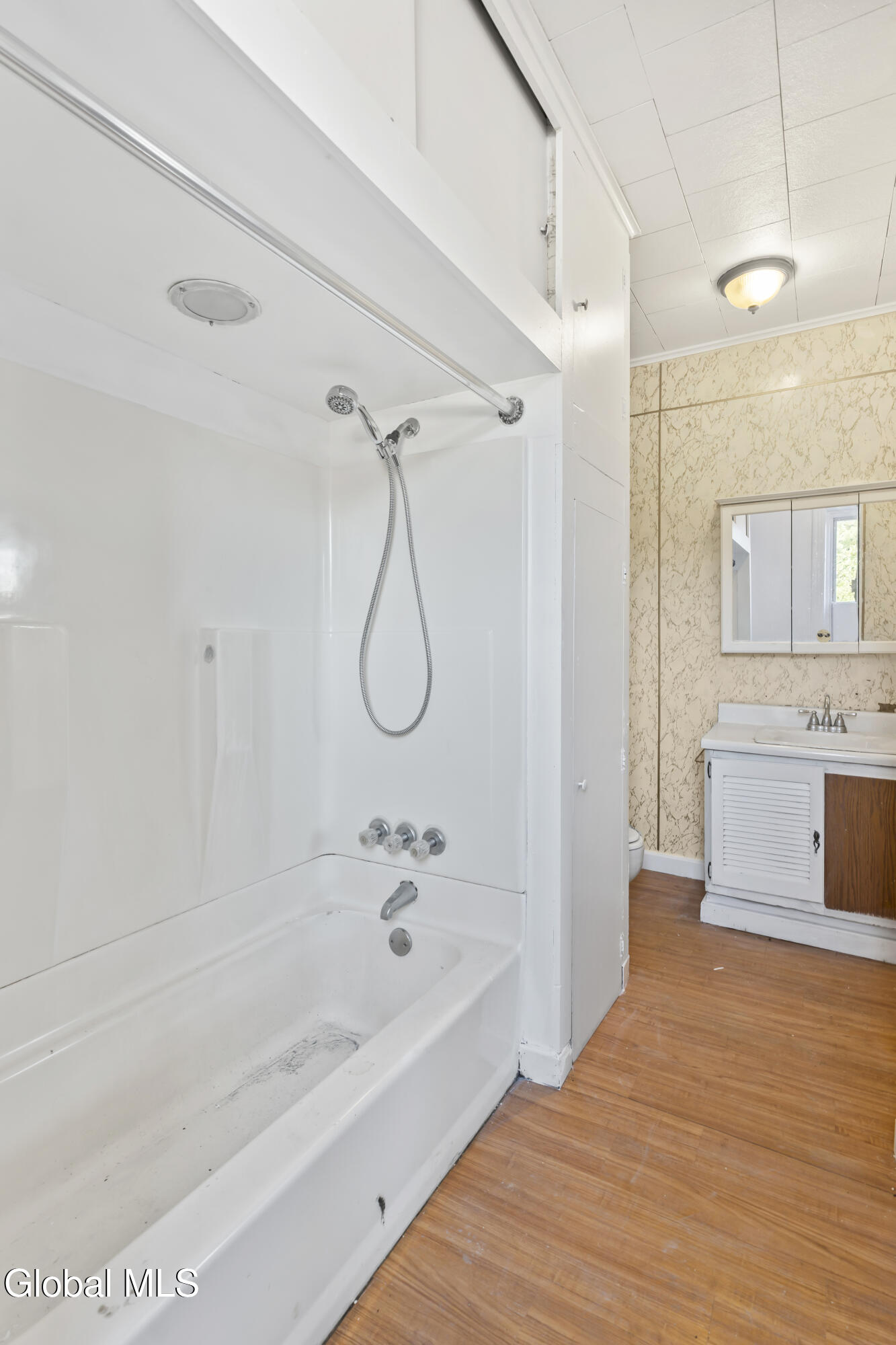 3076 6th Avenue Troy NY 12180