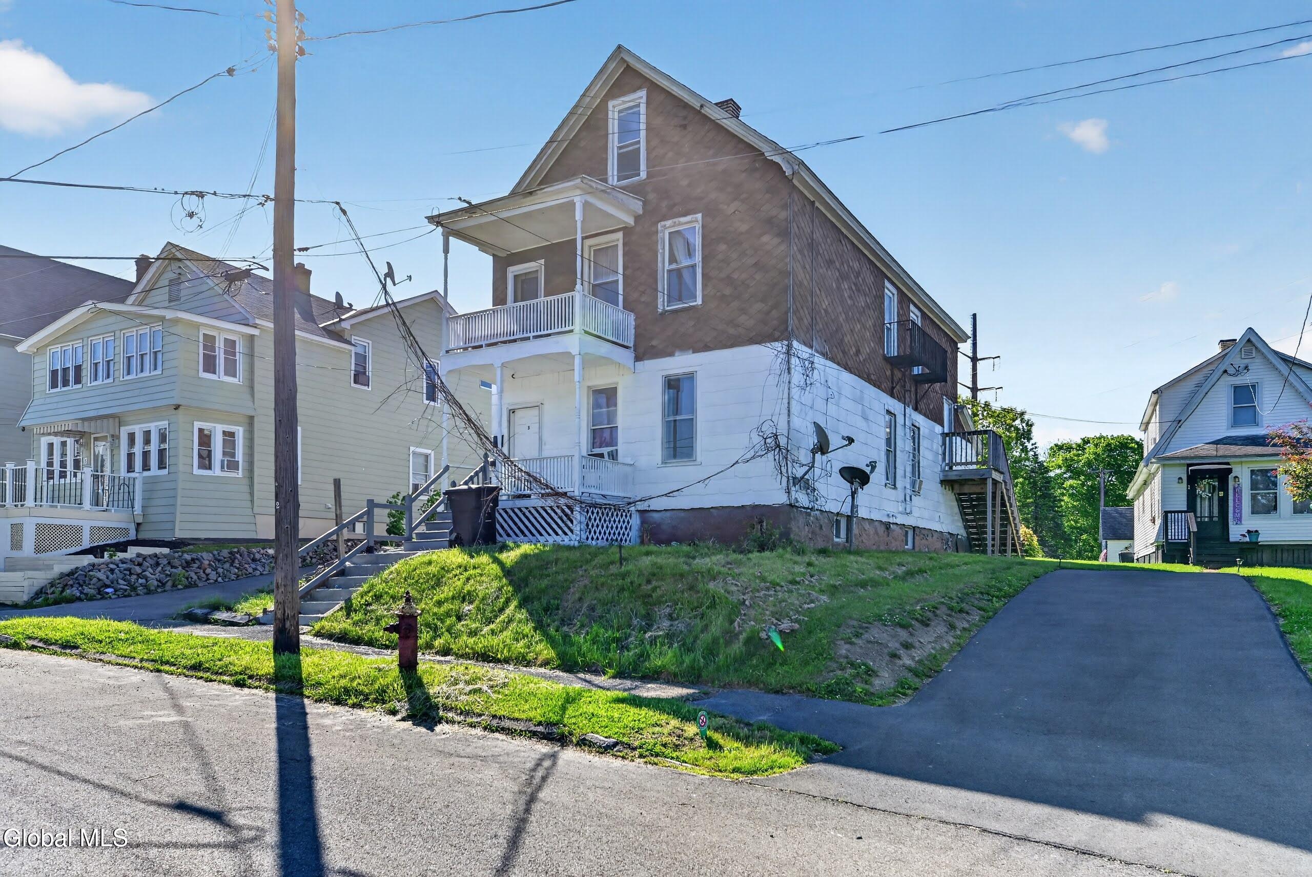 3 Young Avenue Amsterdam NY 12010
