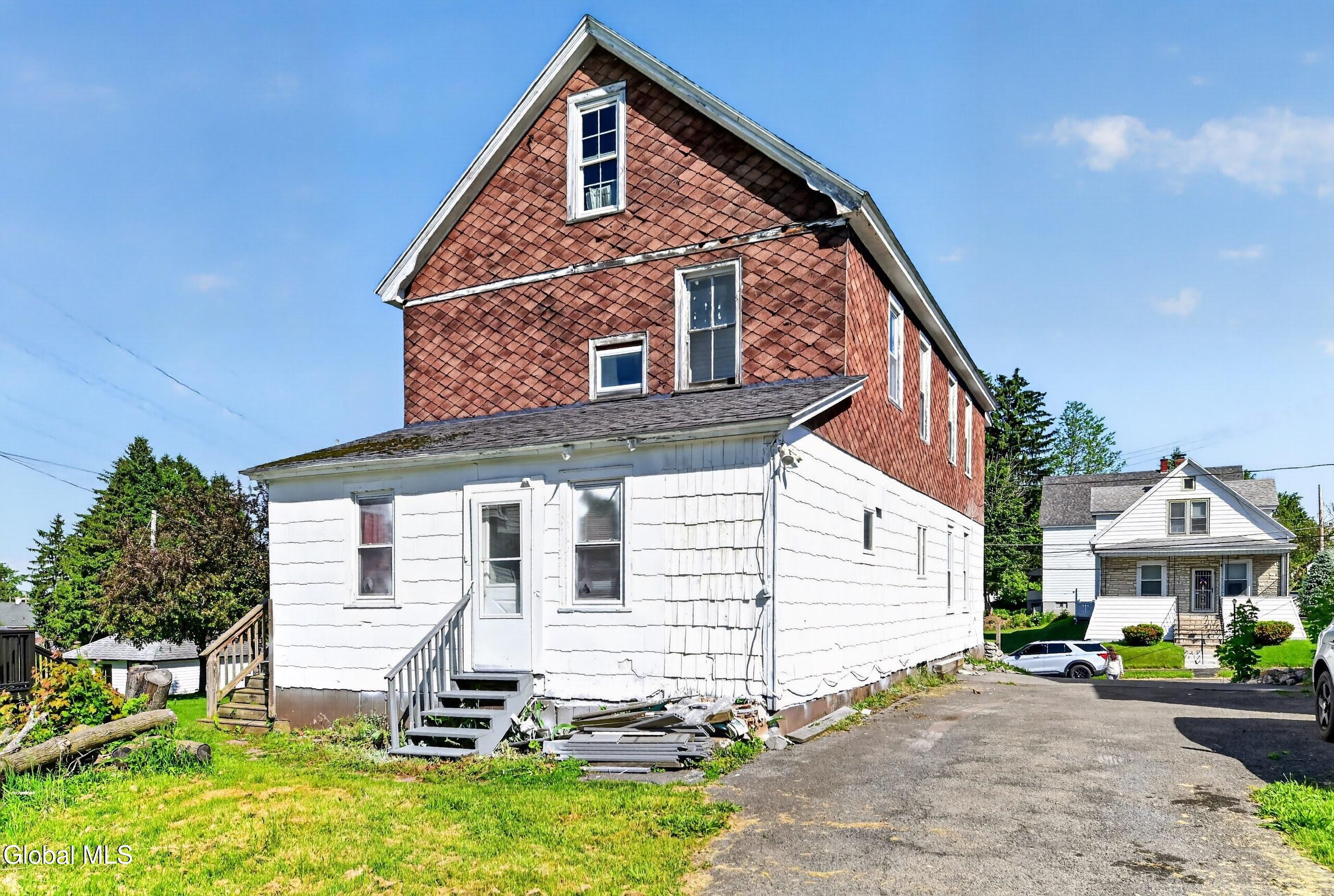 3 Young Avenue Amsterdam NY 12010