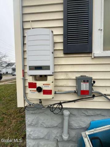 8 Chester Street Schenectady NY 12304