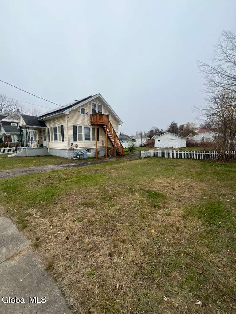 8 Chester Street Schenectady NY 12304