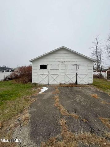 8 Chester Street Schenectady NY 12304
