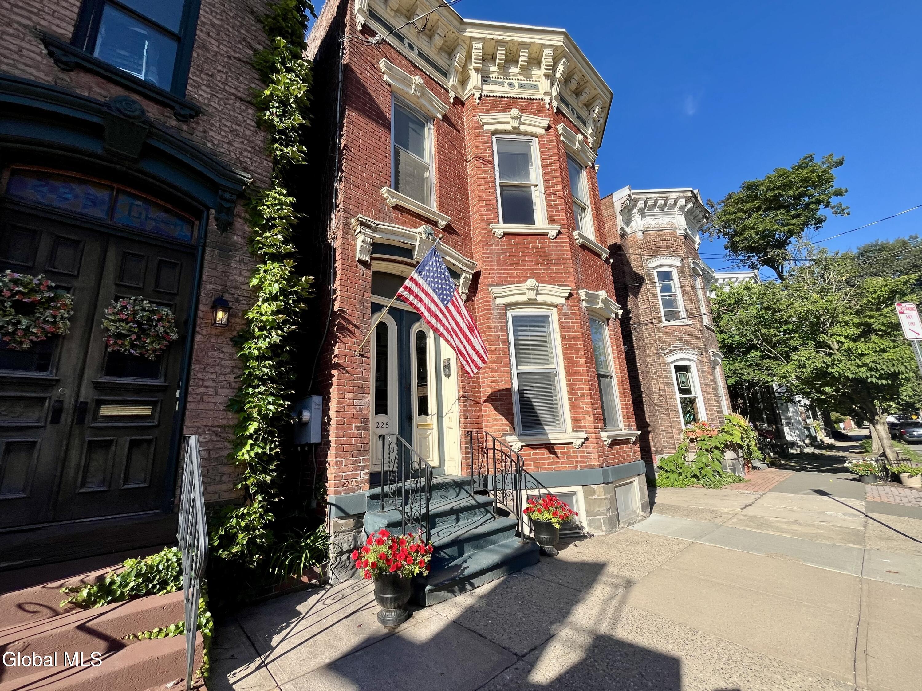 225 Green Street Schenectady NY 12305