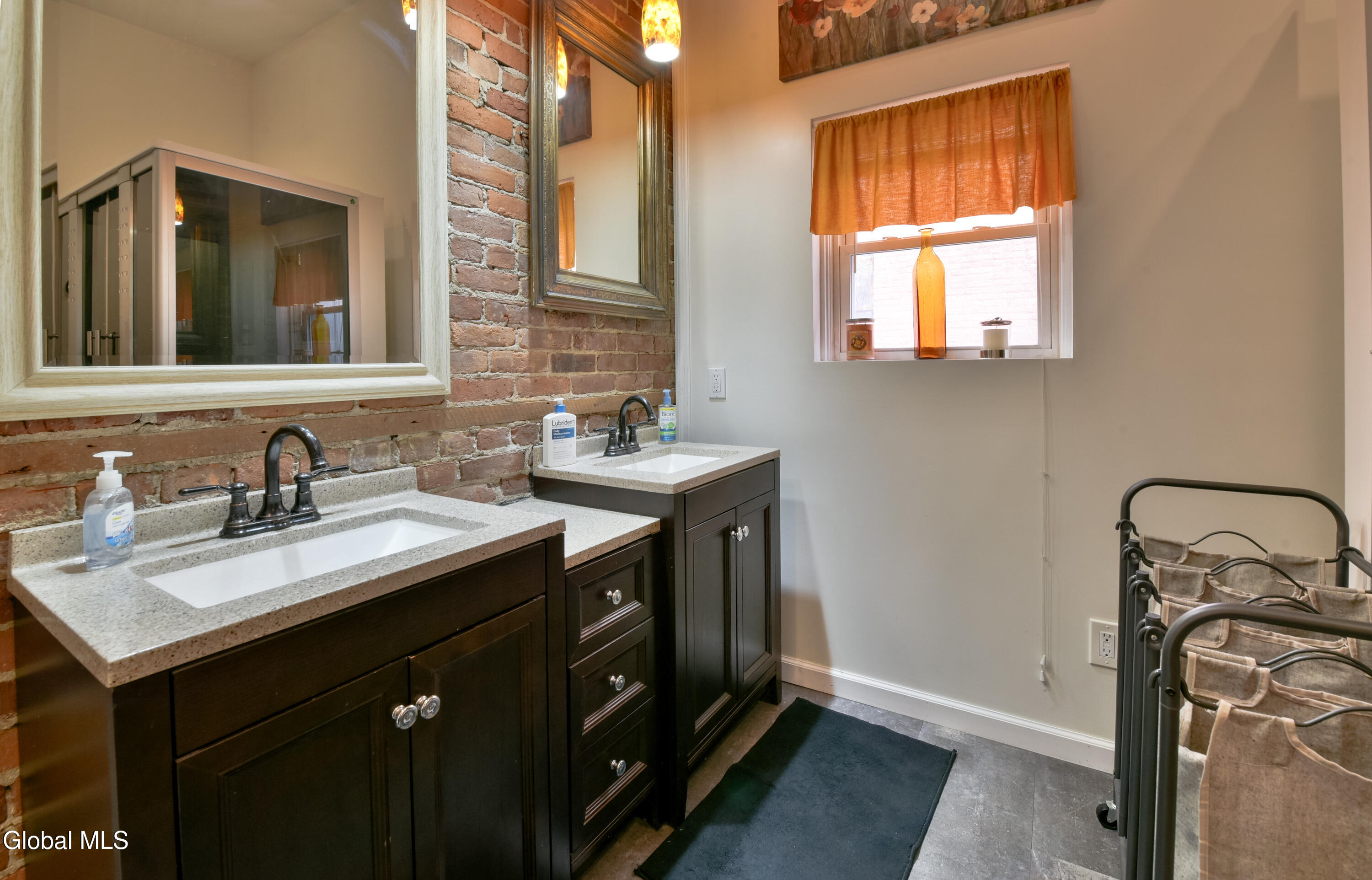 23 S William Street Johnstown NY 12095