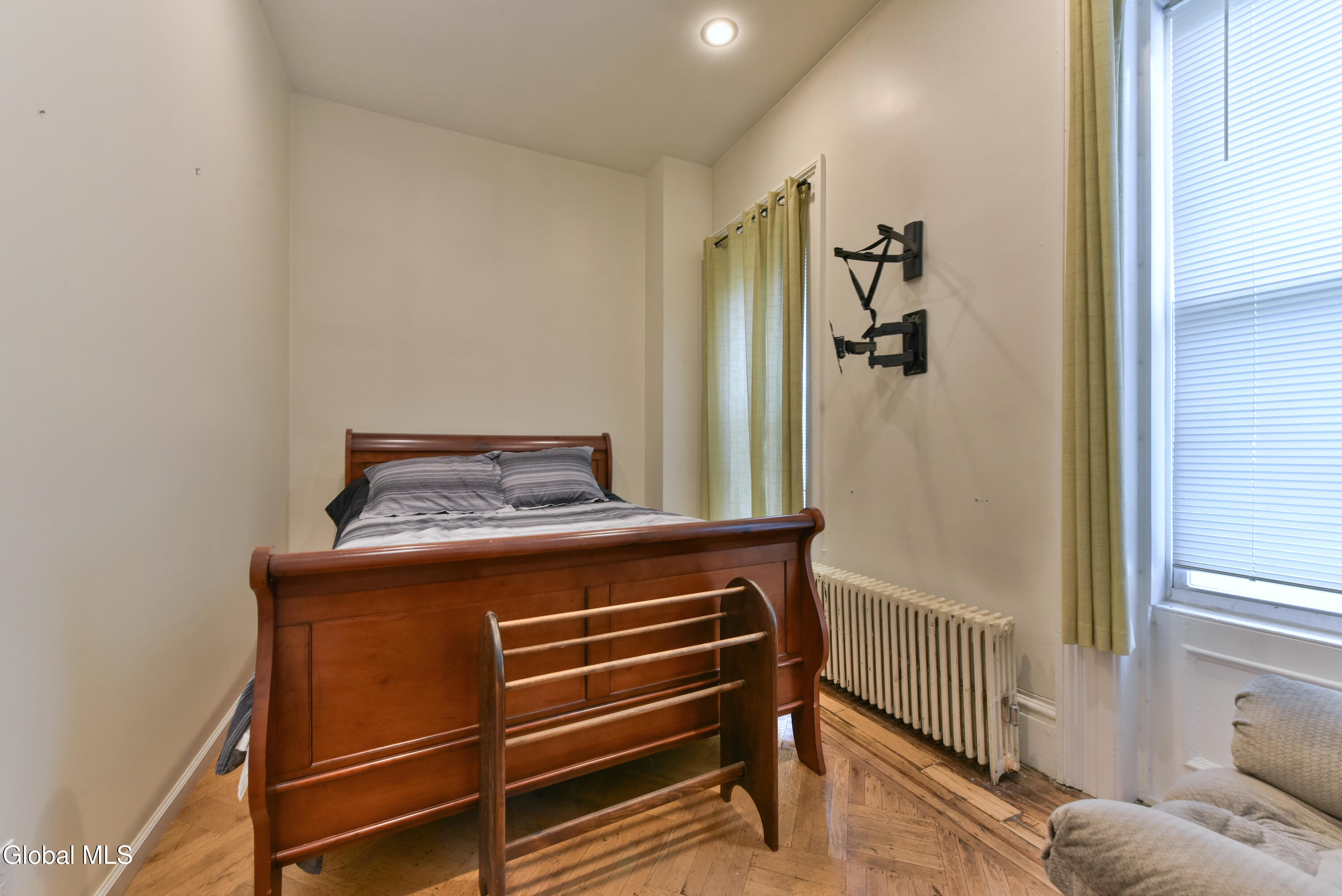 23 S William Street Johnstown NY 12095