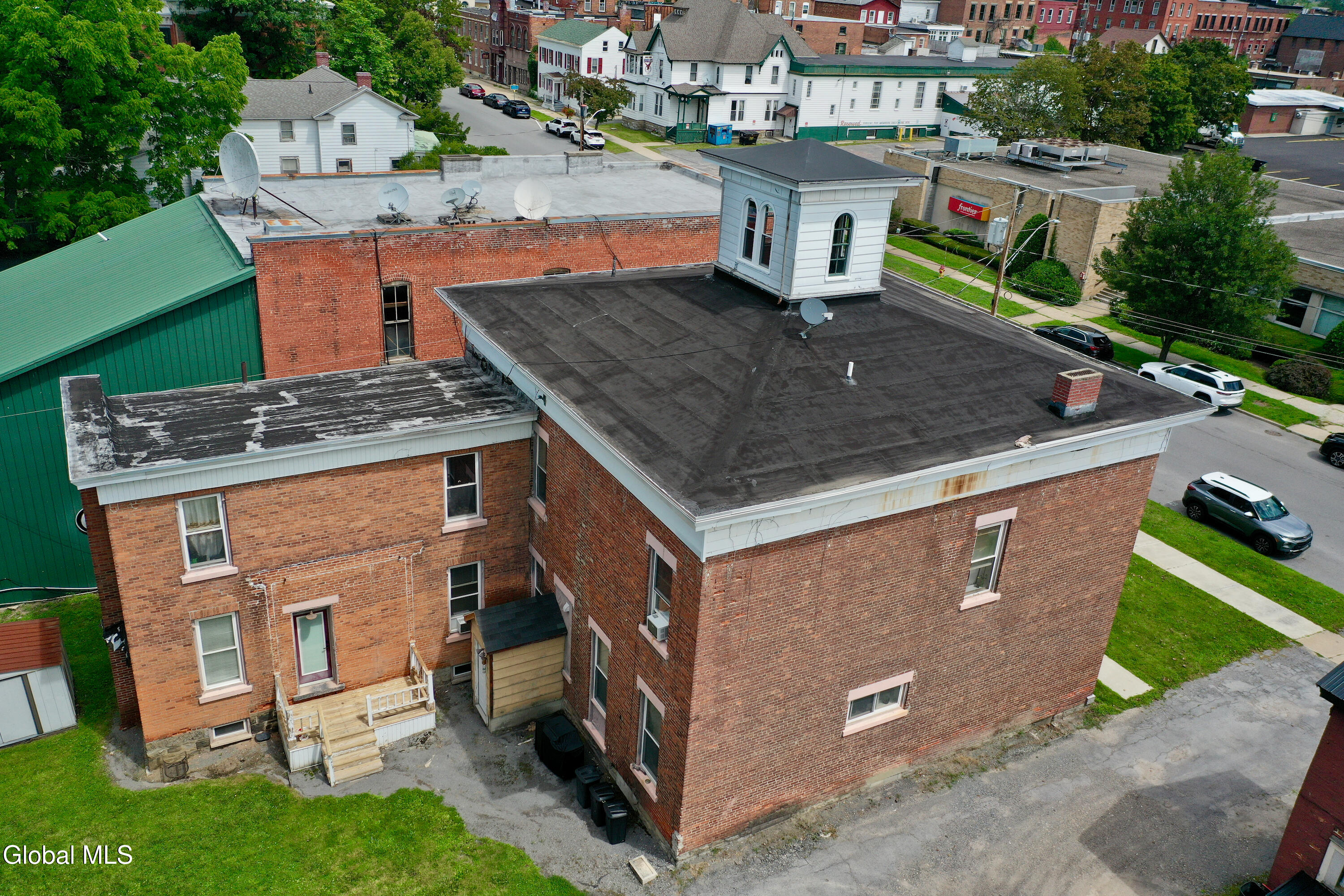 23 S William Street Johnstown NY 12095