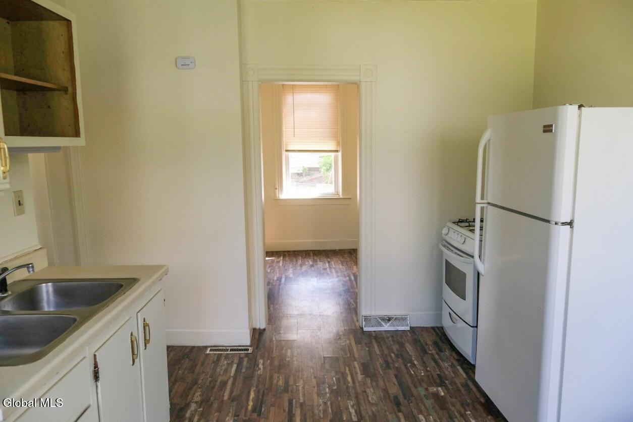 815 Davis Terrace Schenectady NY 12303