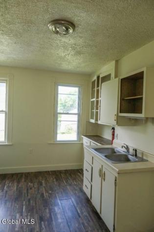 815 Davis Terrace Schenectady NY 12303