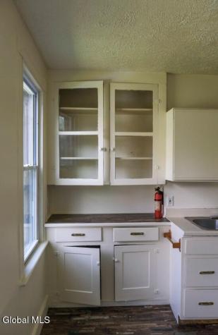815 Davis Terrace Schenectady NY 12303