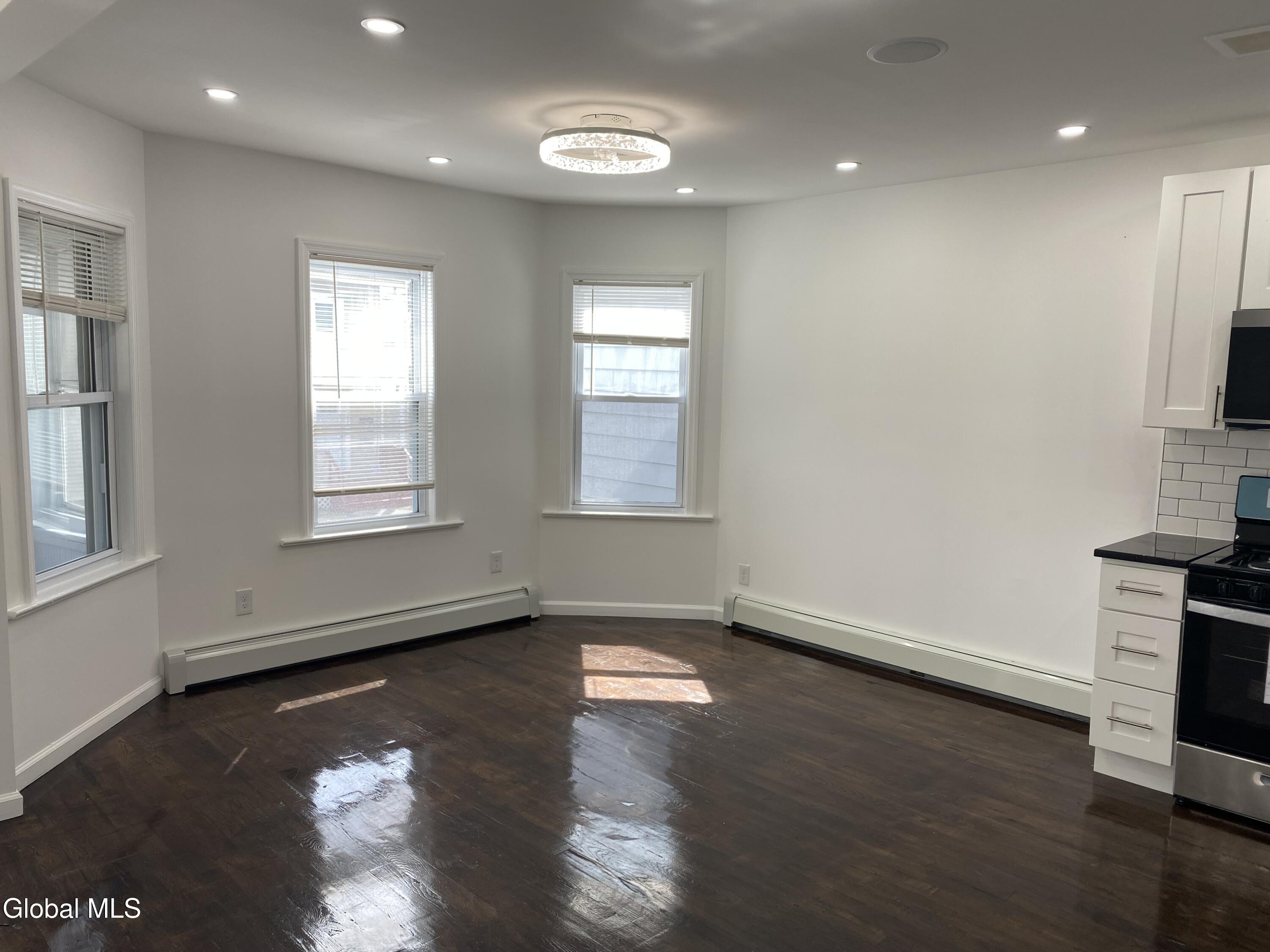 885 Yorkston Street Schenectady NY 12303