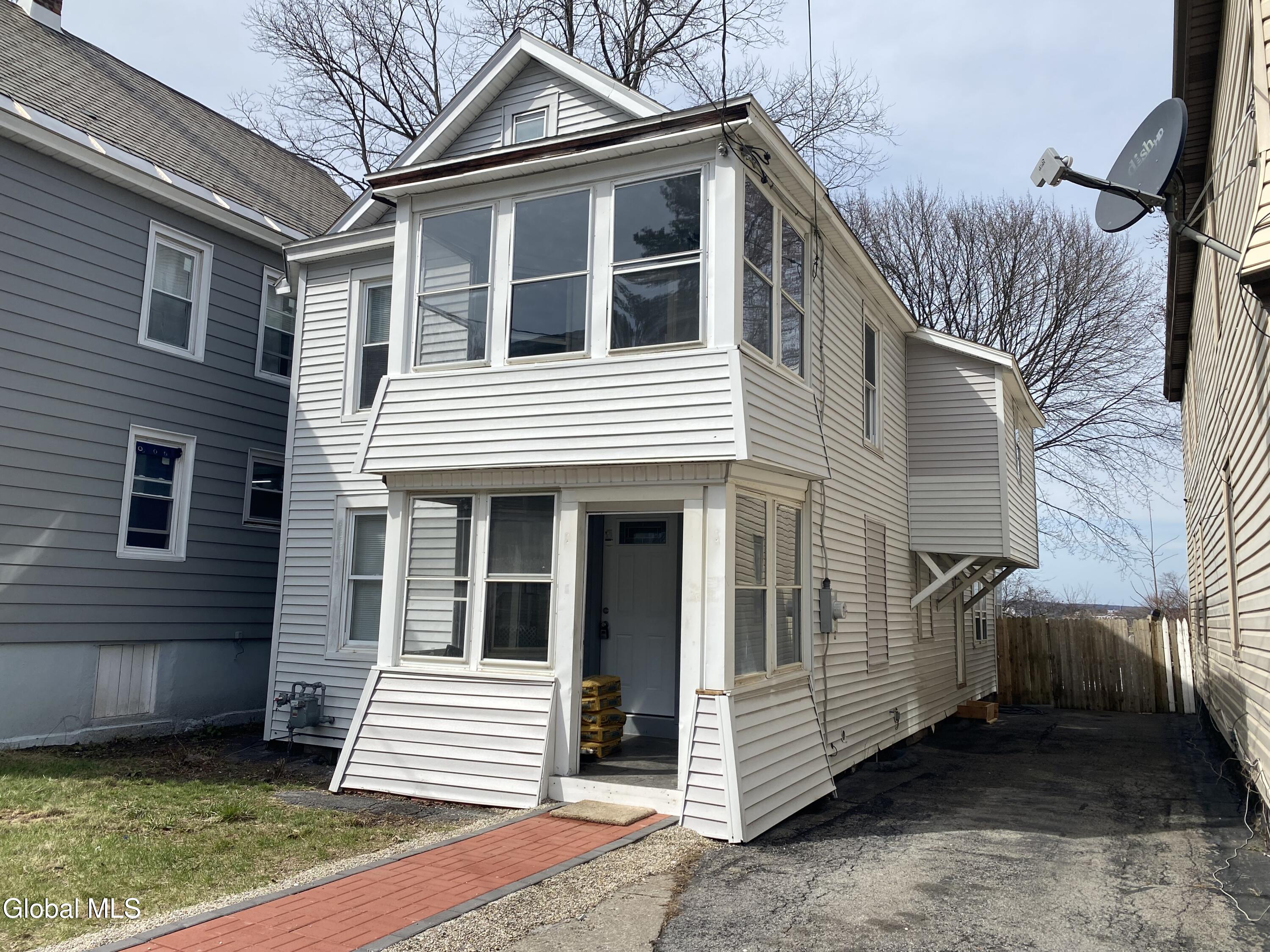 885 Yorkston Street Schenectady NY 12303