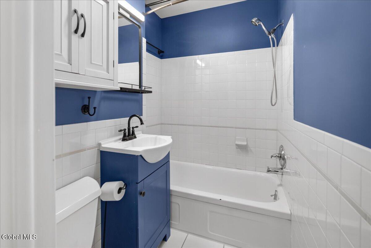 69 S Lake Avenue Albany NY 12203