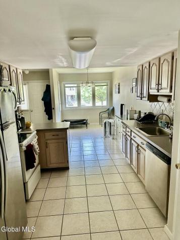 103-105 East Avenue Saratoga Springs NY 12866