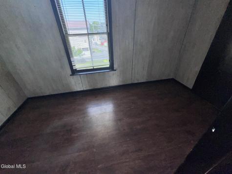 17 Mohawk Avenue Waterford NY 12188