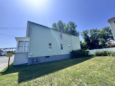 17 Mohawk Avenue Waterford NY 12188