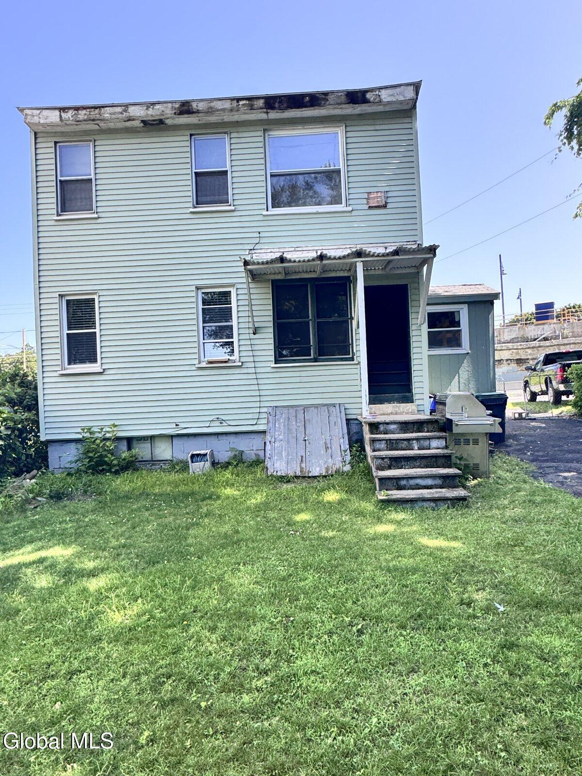 17 Mohawk Avenue Waterford NY 12188