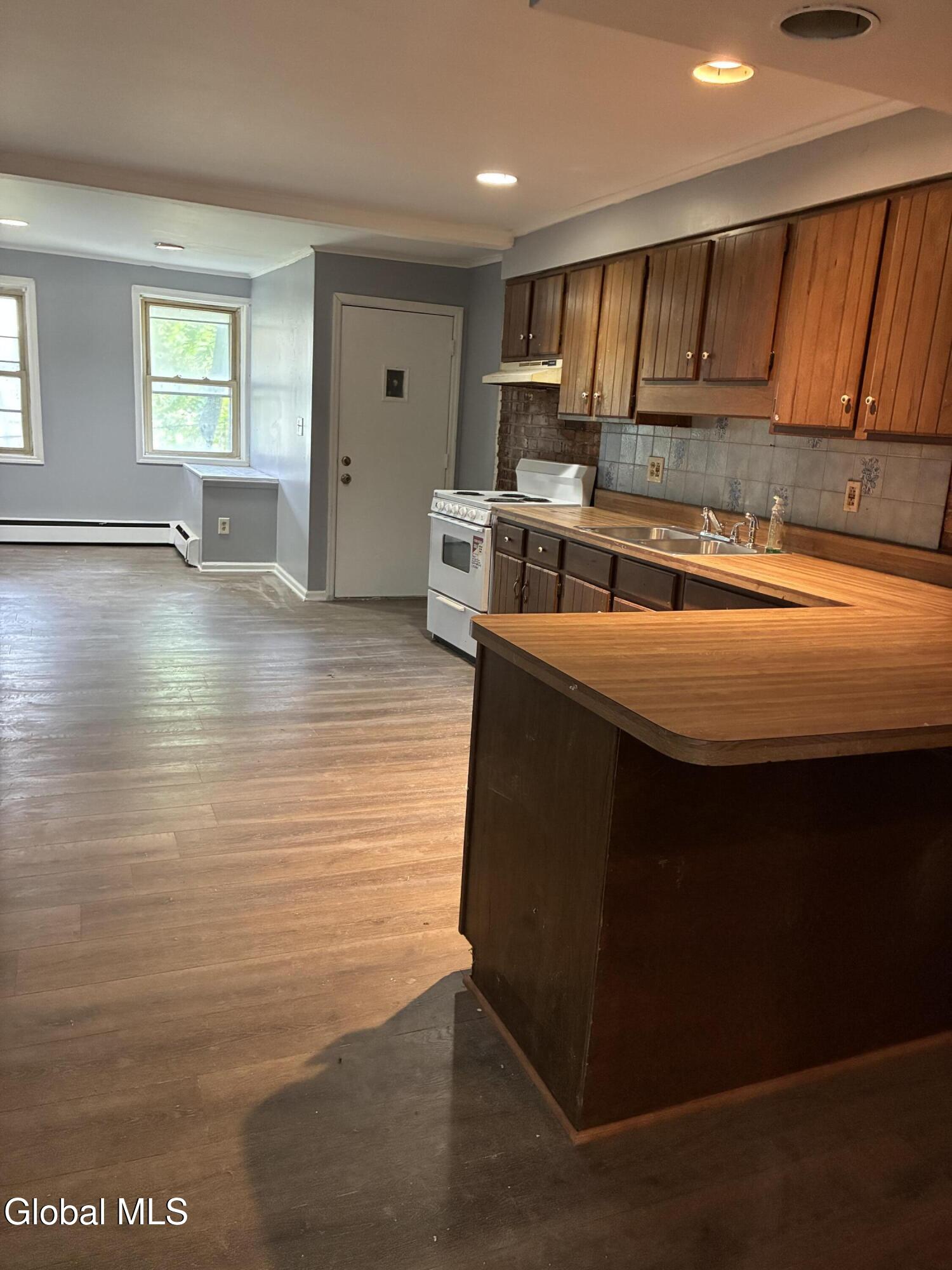 215 9th Street Troy NY 12180