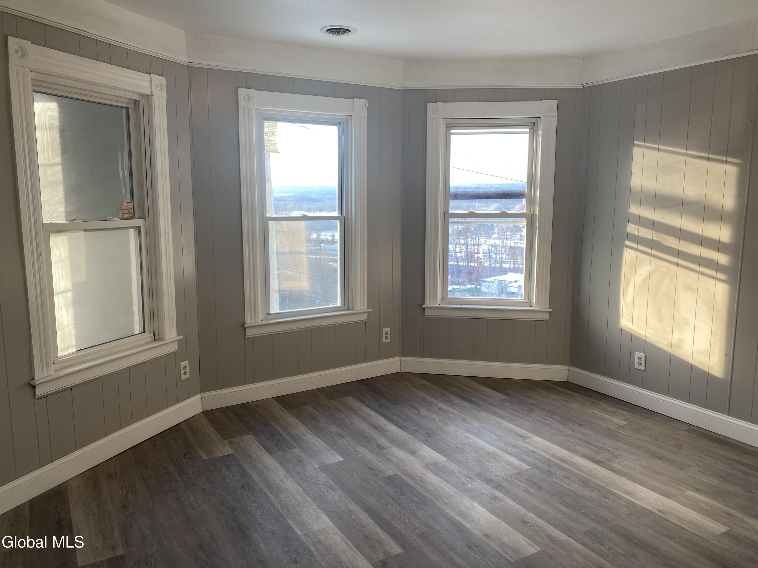 609 Bluff Avenue Schenectady NY 12303
