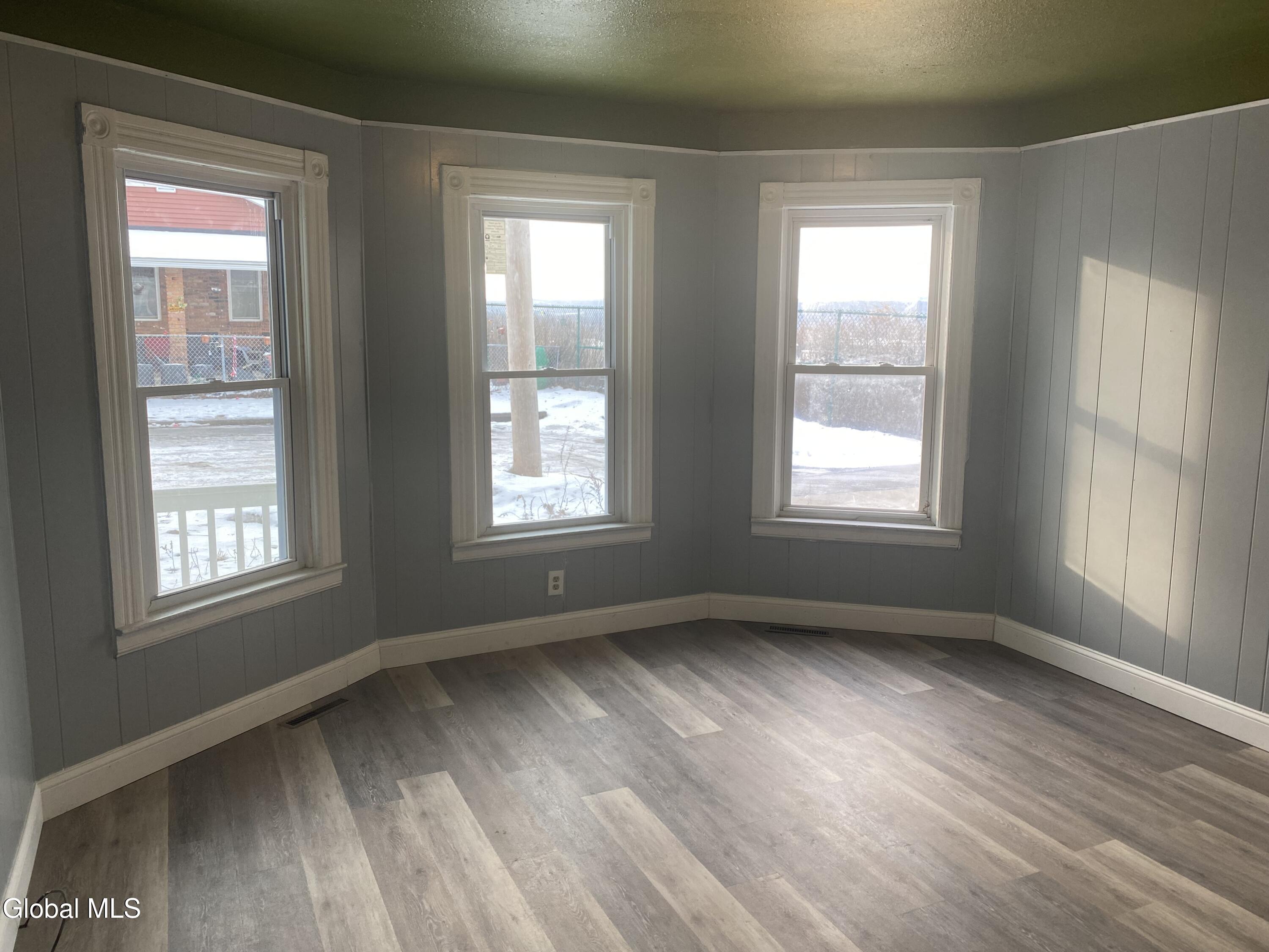 609 Bluff Avenue Schenectady NY 12303