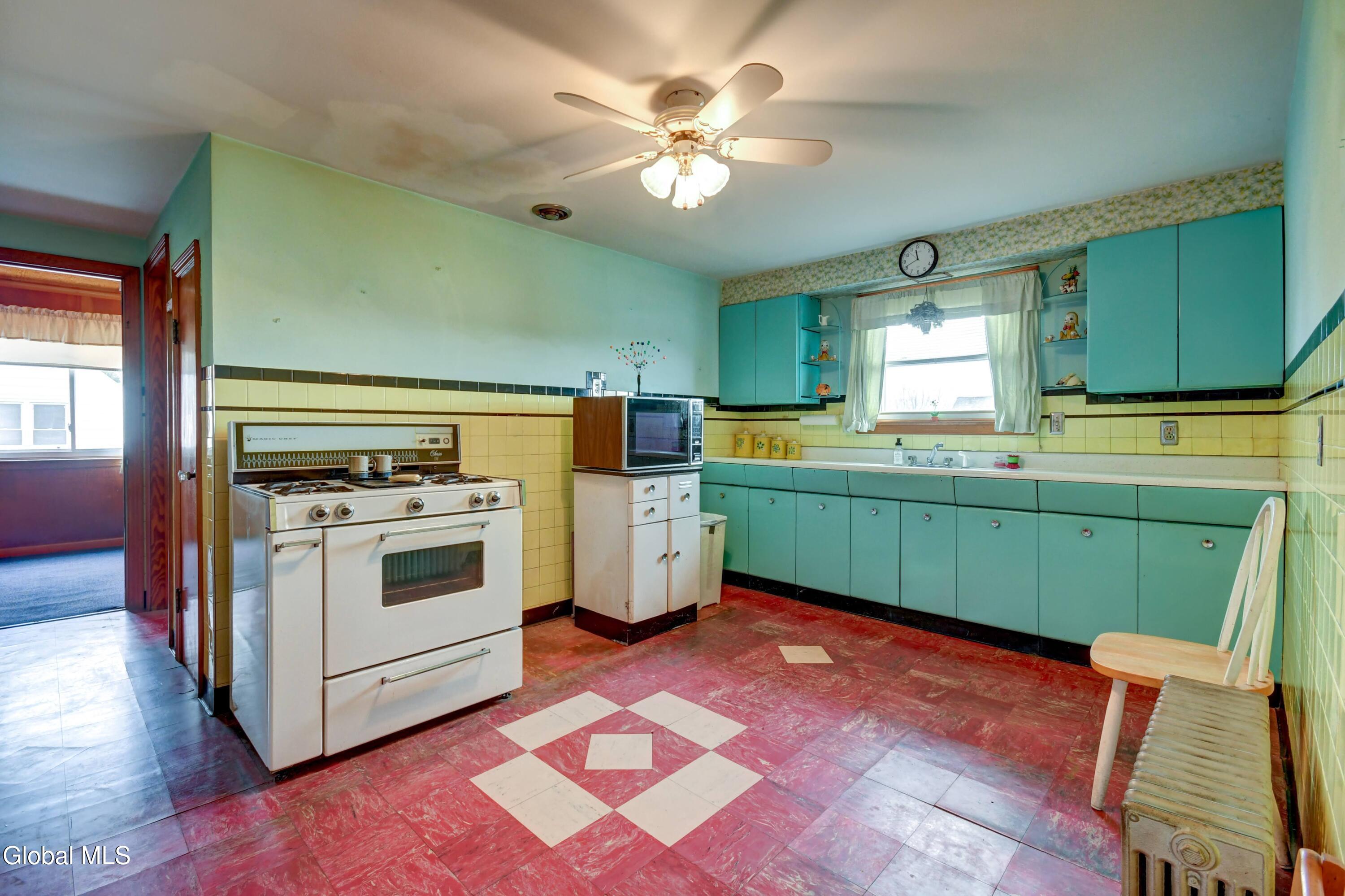 34 Cochrane Avenue Amsterdam NY 12010
