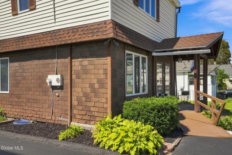 26 Charles Street Waterford NY 12188