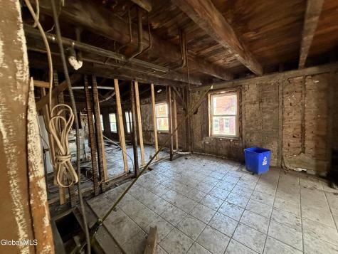 372 Madison Avenue Albany NY 12210