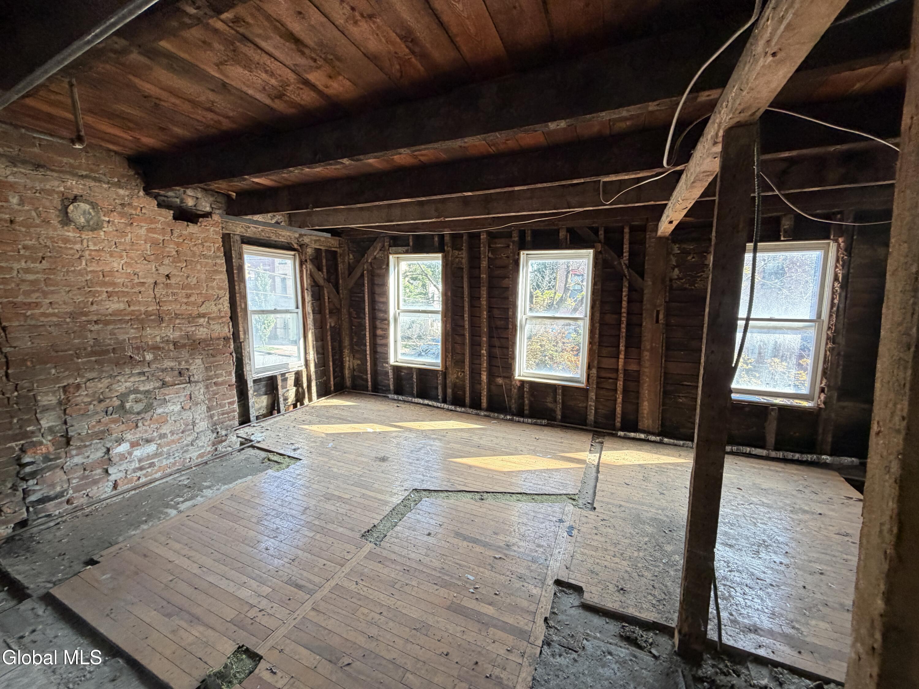 372 Madison Avenue Albany NY 12210
