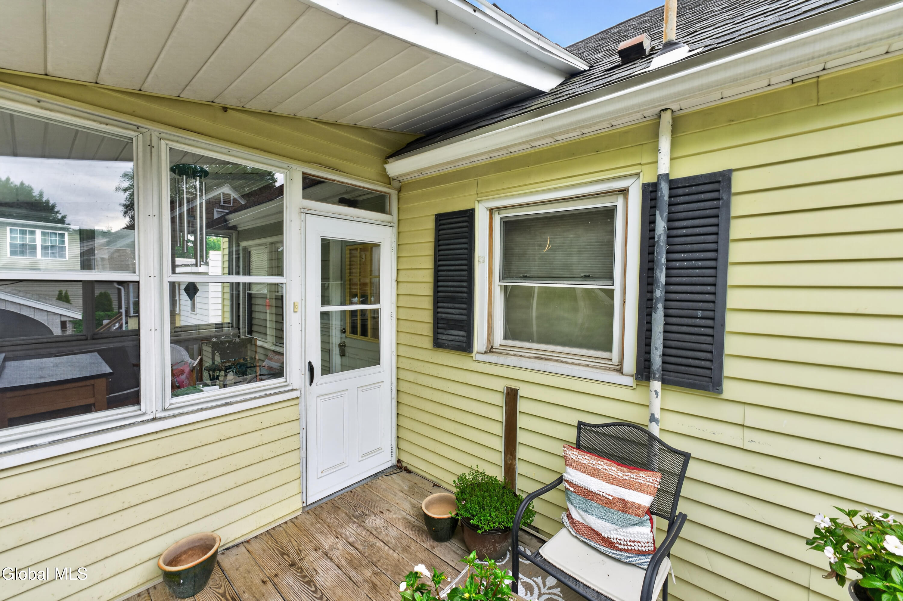 48 Schoolhouse Road Guilderland NY 12203