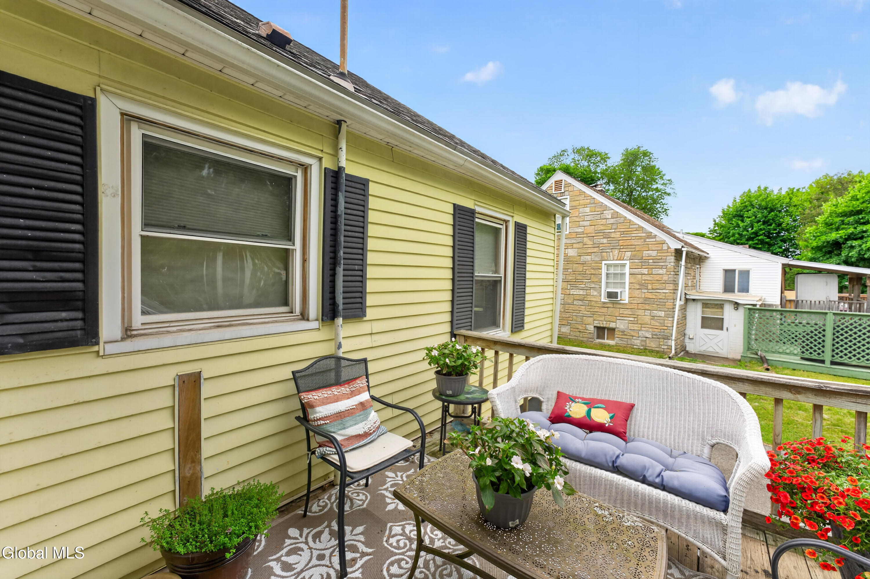 48 Schoolhouse Road Guilderland NY 12203