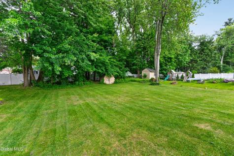 48 Schoolhouse Road Guilderland NY 12203