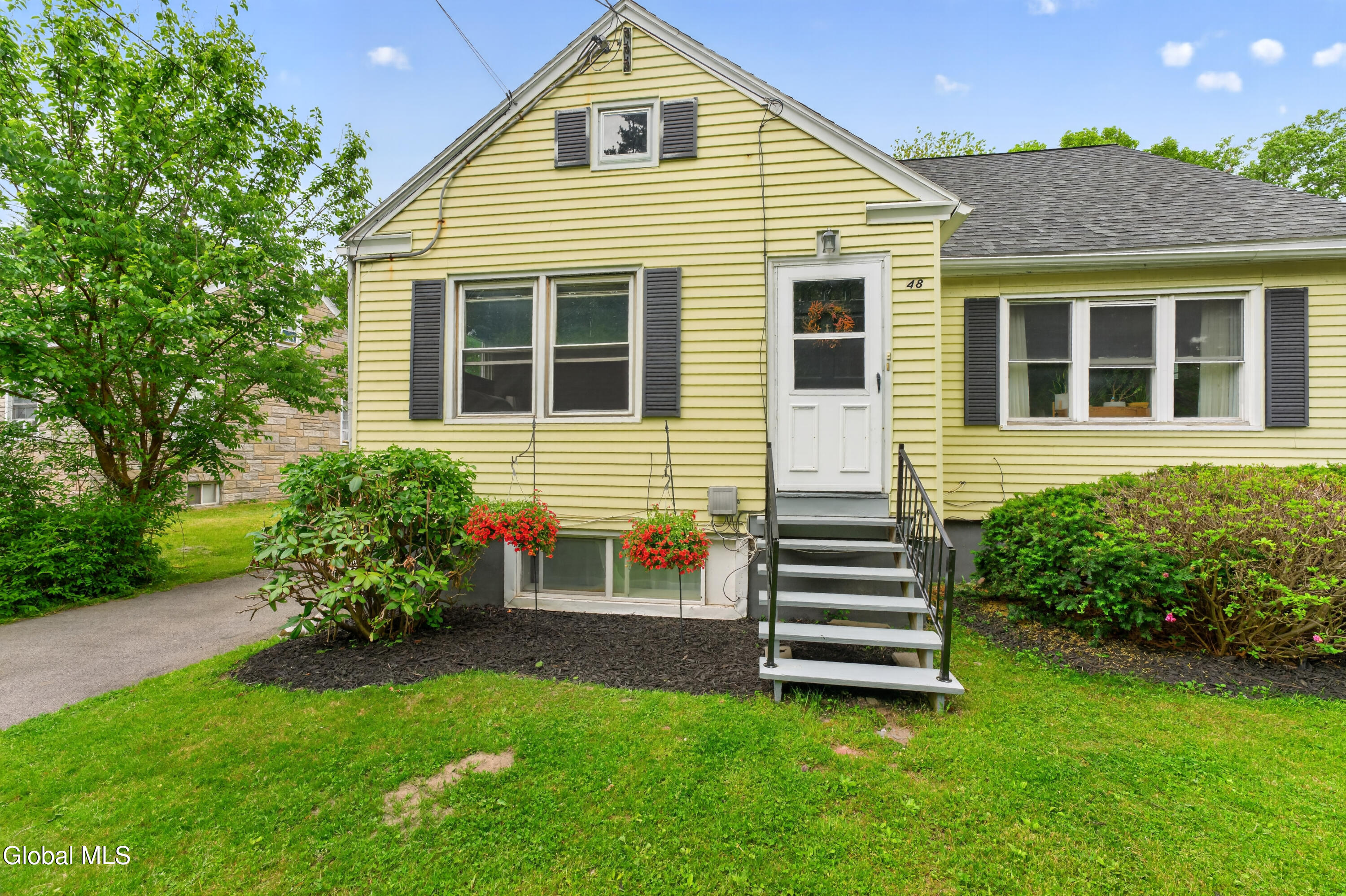 48 Schoolhouse Road Guilderland NY 12203