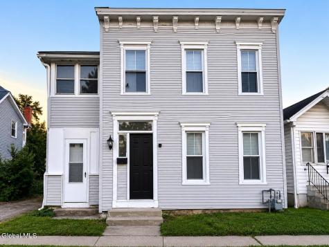 577 6th Avenue Watervliet NY 12189