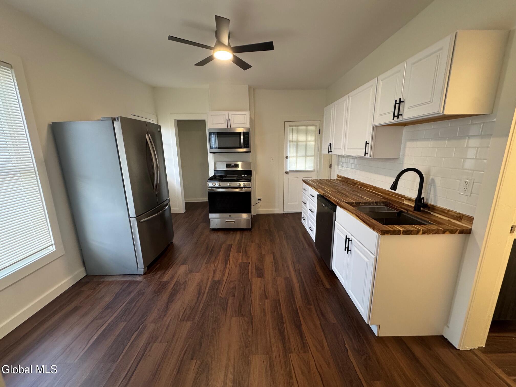 577 6th Avenue Watervliet NY 12189