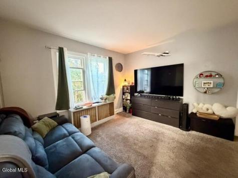 16 Mapleridge Avenue Albany NY 12209