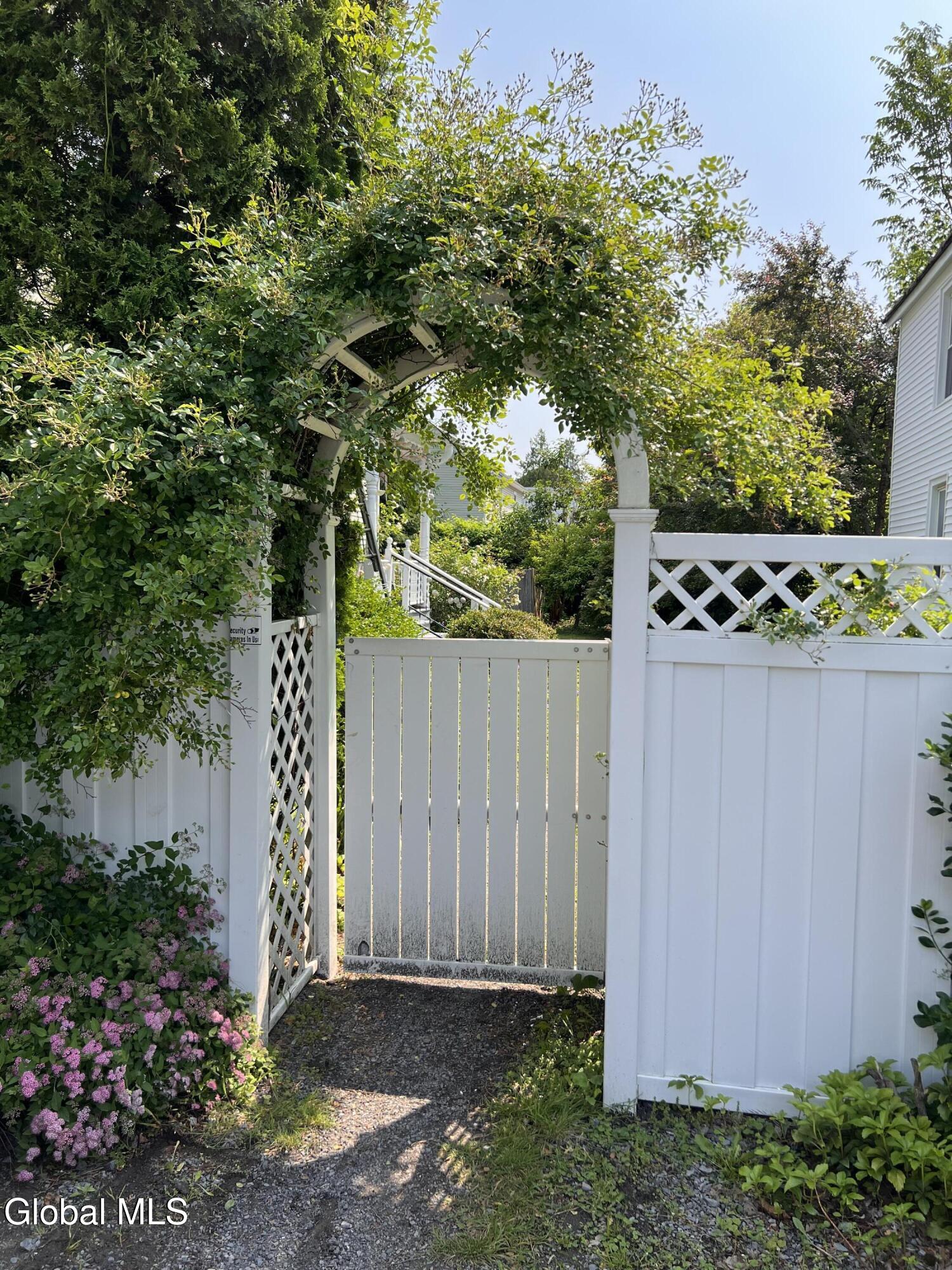 98 Walworth Street Saratoga Springs NY 12866
