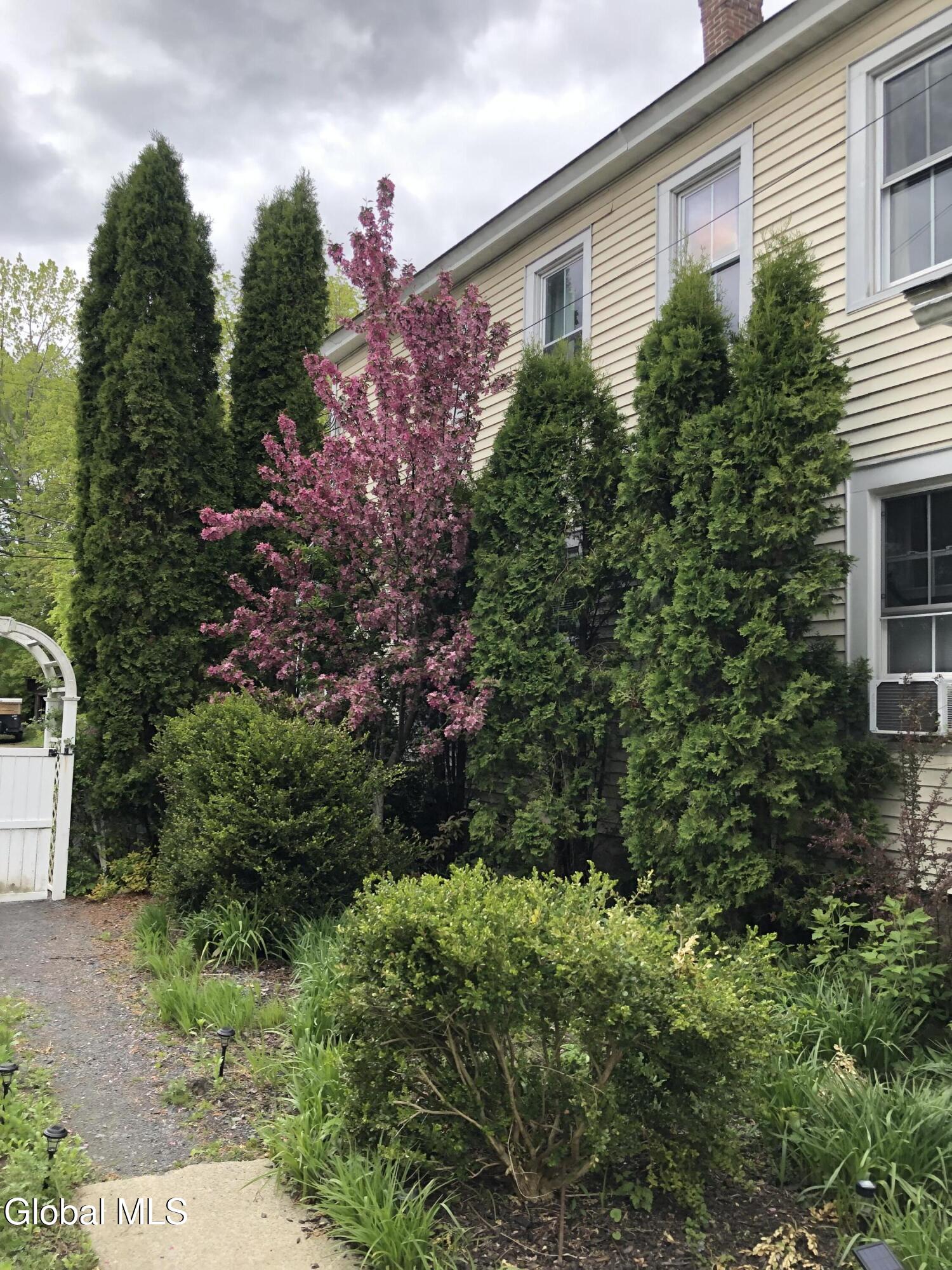 98 Walworth Street Saratoga Springs NY 12866