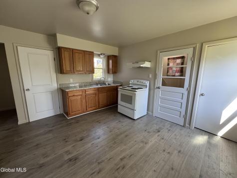 2 Mcloughlin Lane Troy NY 12180